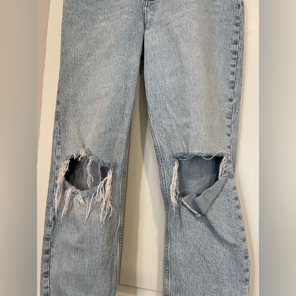 Abercrombie & Fitch The Dad High Rise Curve Love Light Wash Jeans with Holes - Picture 3 of 8